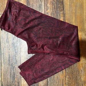 NWOT Nike Maroon Snake-Print Leggings